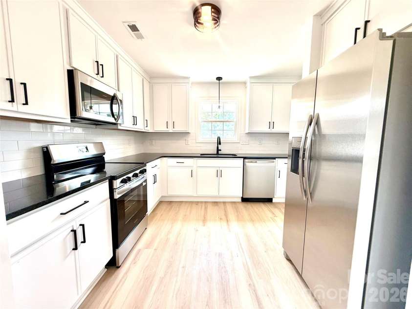 121 Beaver Street, Landis, NC 28088.  MLS# CAR4397337, YatesRealty ID 32870. 