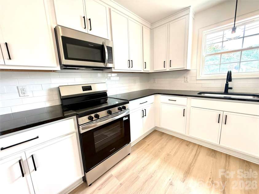 121 Beaver Street, Landis, NC 28088.  MLS# CAR4397337, YatesRealty ID 32870. 