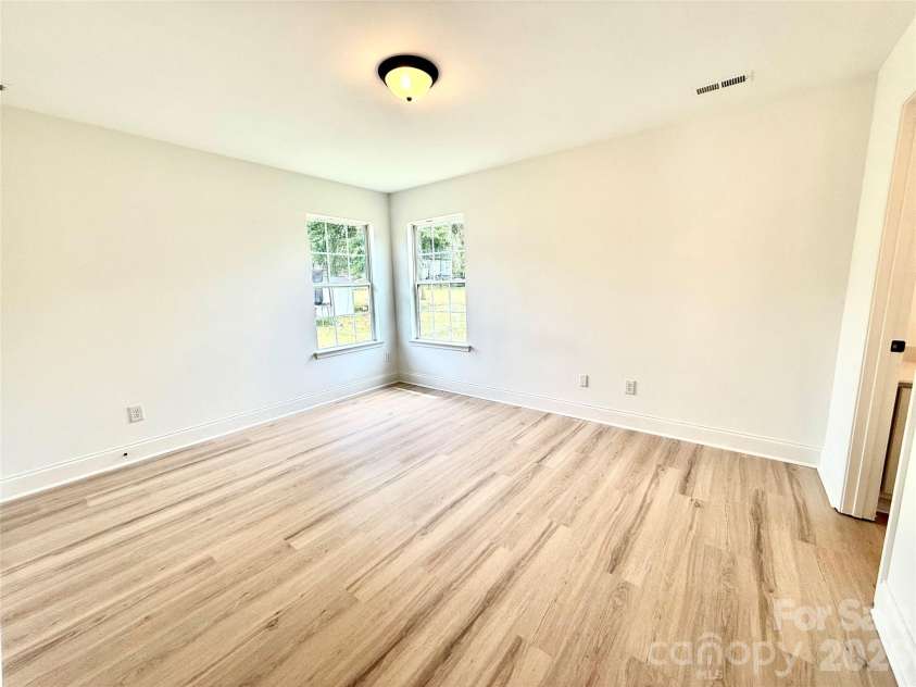 121 Beaver Street, Landis, NC 28088.  MLS# CAR4397337, YatesRealty ID 32870. 