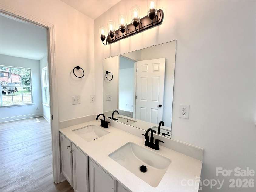 121 Beaver Street, Landis, NC 28088.  MLS# CAR4397337, YatesRealty ID 32870. 