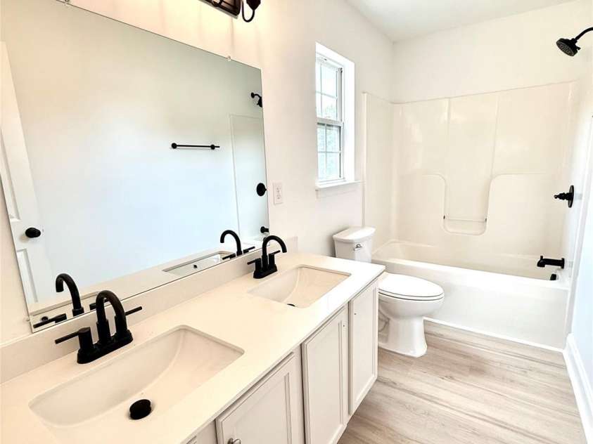 121 Beaver Street, Landis, NC 28088.  MLS# CAR4397337, YatesRealty ID 32870. 