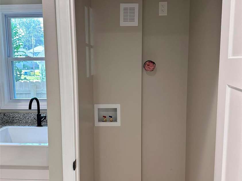 746 Geneva Street, Hendersonville, NC 28739.  MLS# CAR4285221, YatesRealty ID 32870. 