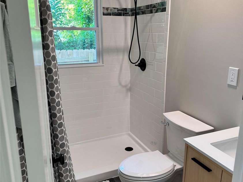 746 Geneva Street, Hendersonville, NC 28739.  MLS# CAR4285221, YatesRealty ID 32870. 