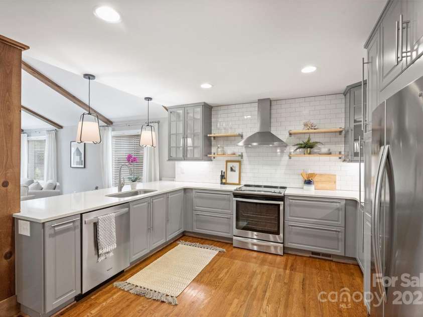 1918 Woodland Drive, Charlotte, NC 28205.  MLS# CAR4290808, YatesRealty ID 32871. 