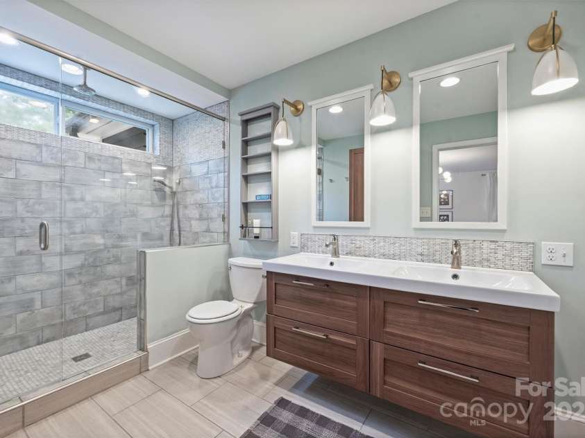 1918 Woodland Drive, Charlotte, NC 28205.  MLS# CAR4290808, YatesRealty ID 32871. 