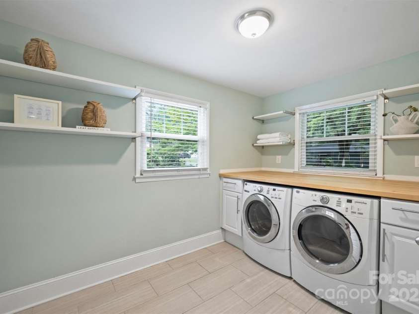 1918 Woodland Drive, Charlotte, NC 28205.  MLS# CAR4290808, YatesRealty ID 32871. 