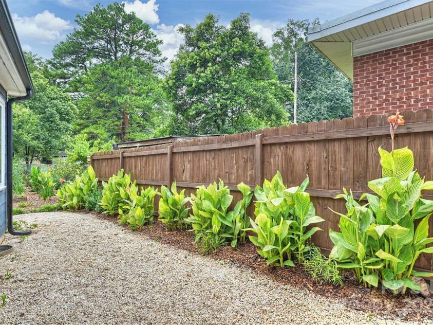 1918 Woodland Drive, Charlotte, NC 28205.  MLS# CAR4290808, YatesRealty ID 32871. 