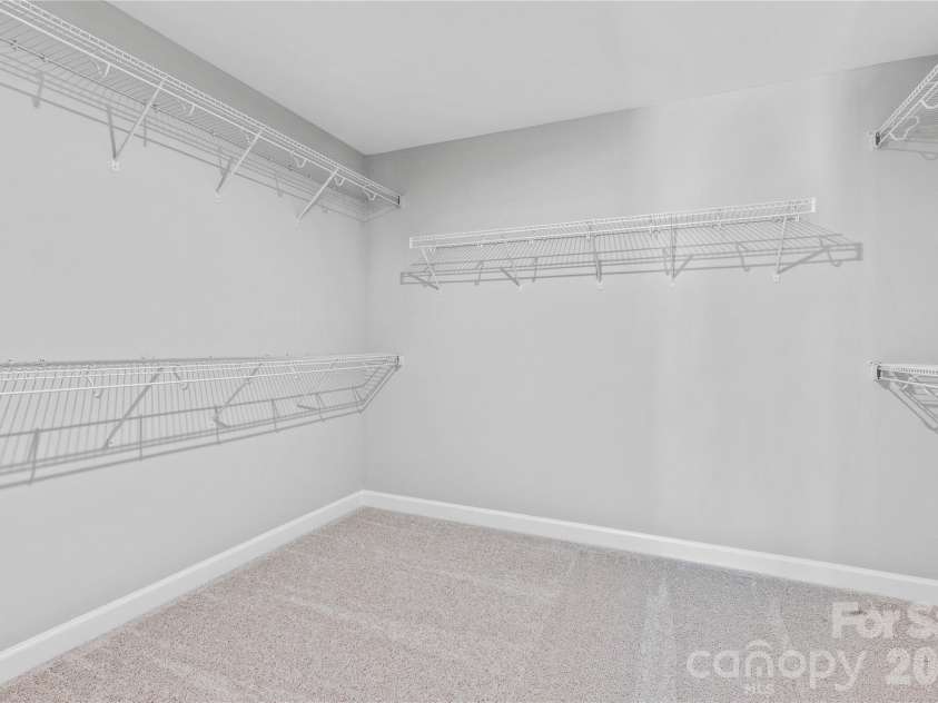 2935 audubon Ridge, Belmont, NC 28012.  MLS# CAR4397769, YatesRealty ID 32872. Sample walk in Owner's Closet