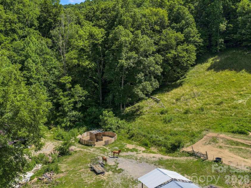 181 Harley Davidson Drive, Canton, NC 28716.  MLS# CAR4379451, YatesRealty ID 32873. 