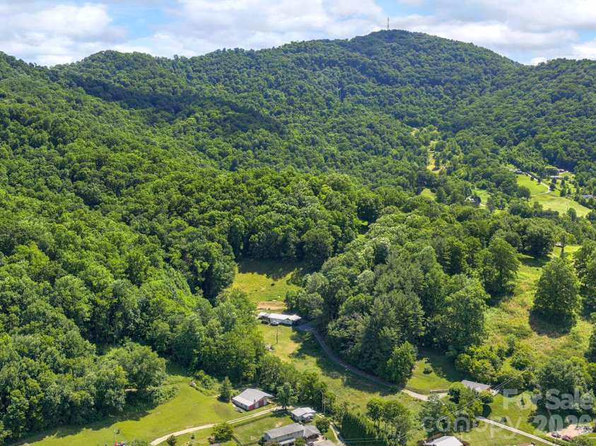 181 Harley Davidson Drive, Canton, NC 28716.  MLS# CAR4379451, YatesRealty ID 32873. 