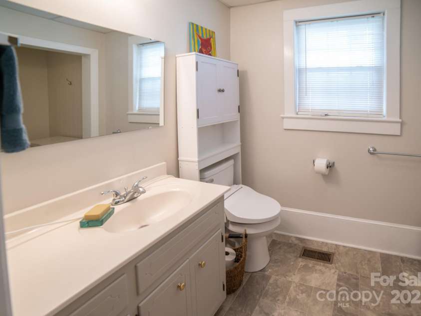 332 Mulberry Street, Lenoir, NC 28645.  MLS# CAR4289175, YatesRealty ID 32873. 