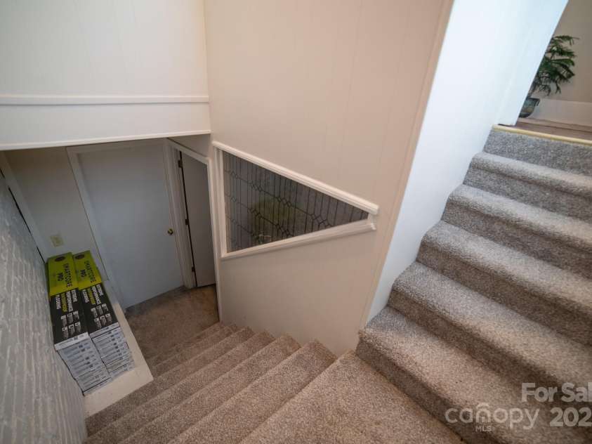 332 Mulberry Street, Lenoir, NC 28645.  MLS# CAR4289175, YatesRealty ID 32873. 