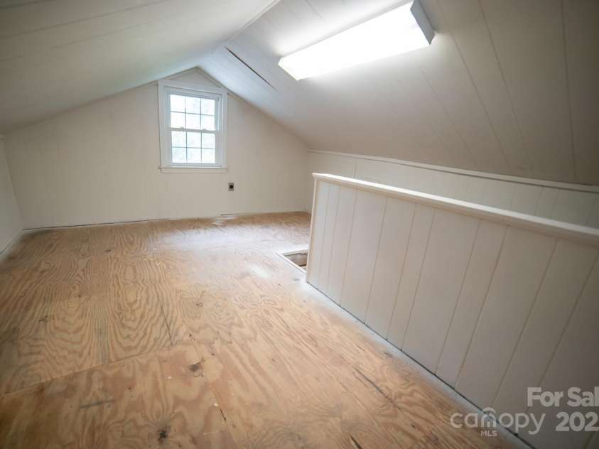 332 Mulberry Street, Lenoir, NC 28645.  MLS# CAR4289175, YatesRealty ID 32873. 