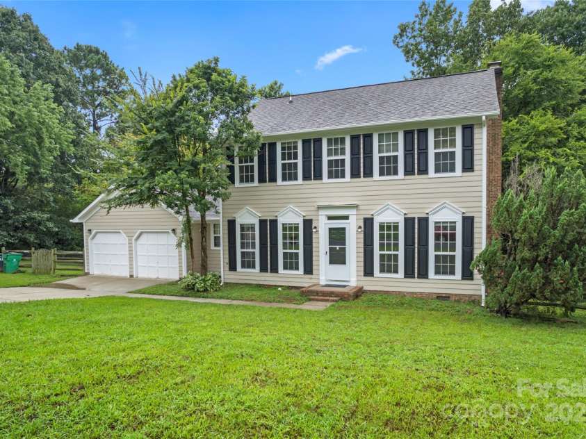 2813 Silkstream Lane, Charlotte, NC 28262.  MLS# CAR4290261, YatesRealty ID 32874. 