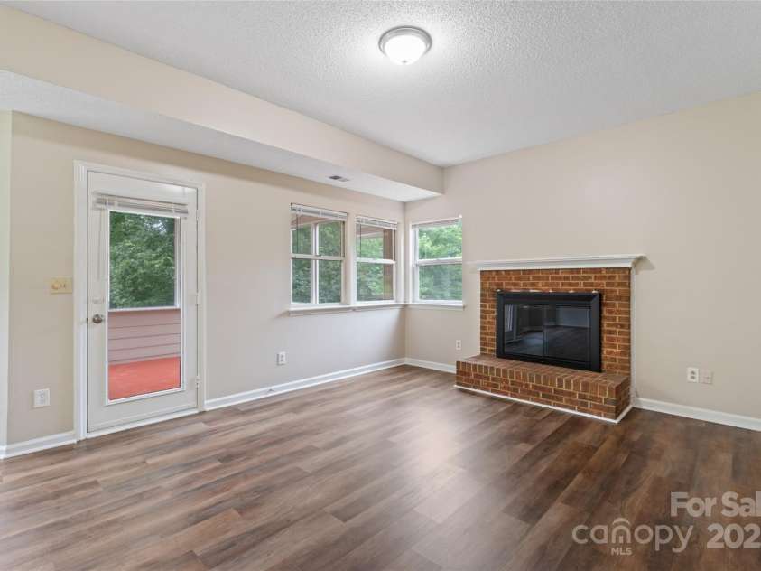 2813 Silkstream Lane, Charlotte, NC 28262.  MLS# CAR4290261, YatesRealty ID 32874. 