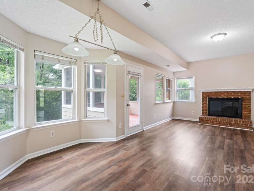 2813 Silkstream Lane, Charlotte, NC 28262.  MLS# CAR4290261, YatesRealty ID 32874. 