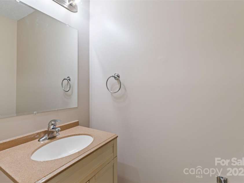 2813 Silkstream Lane, Charlotte, NC 28262.  MLS# CAR4290261, YatesRealty ID 32874. 