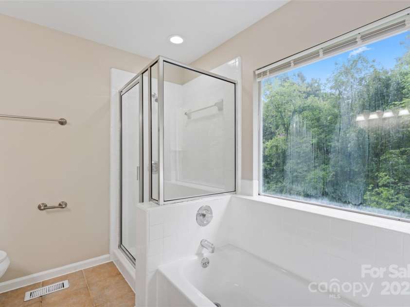 2813 Silkstream Lane, Charlotte, NC 28262.  MLS# CAR4290261, YatesRealty ID 32874. 