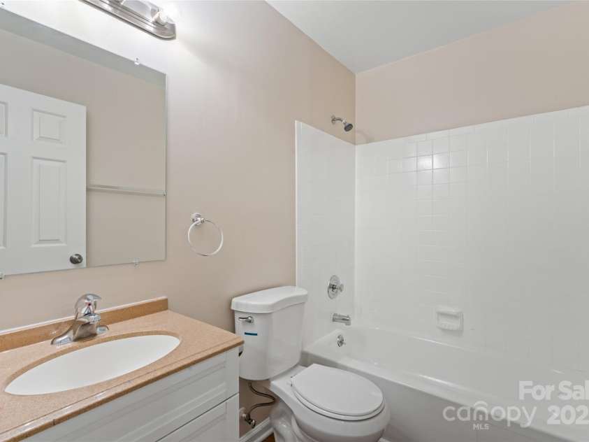 2813 Silkstream Lane, Charlotte, NC 28262.  MLS# CAR4290261, YatesRealty ID 32874. 