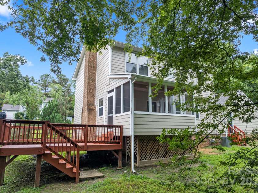 2813 Silkstream Lane, Charlotte, NC 28262.  MLS# CAR4290261, YatesRealty ID 32874. 
