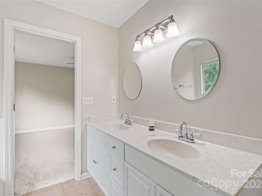 2813 Silkstream Lane, Charlotte, NC 28262.  MLS# CAR4290261, YatesRealty ID 32874. 