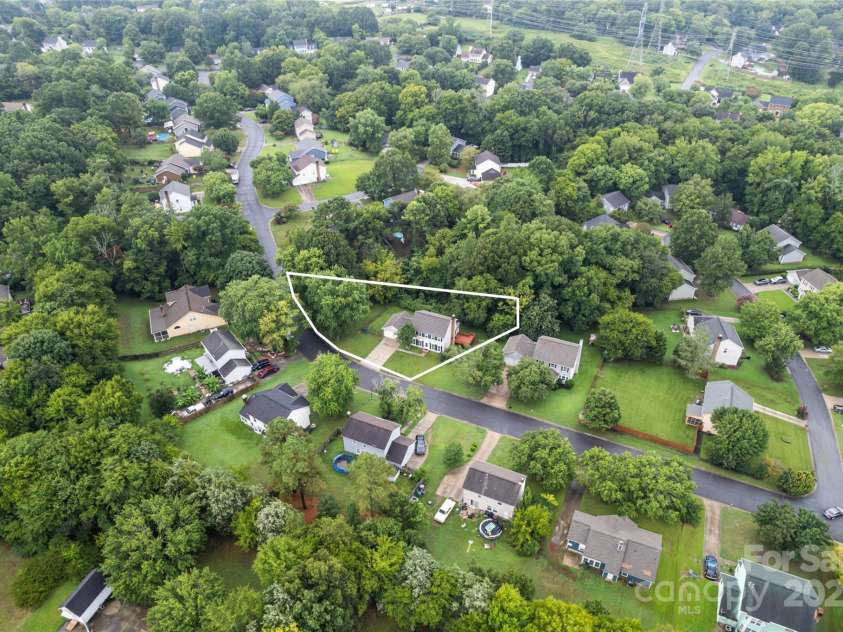 2813 Silkstream Lane, Charlotte, NC 28262.  MLS# CAR4290261, YatesRealty ID 32874. 