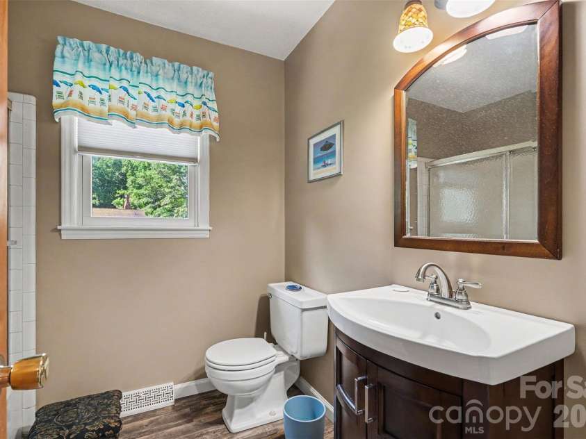 7107 Rolling Hills Drive, Sherrills Ford, NC 28673.  MLS# CAR4396922, YatesRealty ID 32874. Bathroom 2
