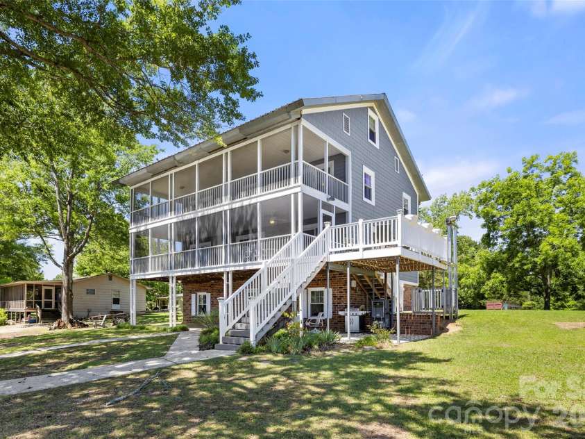 2450 Cottage Lane, Liberty Hill, SC 29074.  MLS# CAR4389251, YatesRealty ID 32875. 