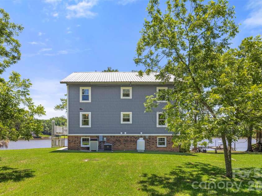 2450 Cottage Lane, Liberty Hill, SC 29074.  MLS# CAR4389251, YatesRealty ID 32875. 