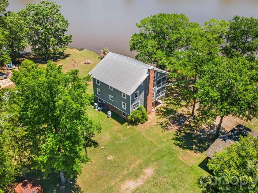 2450 Cottage Lane, Liberty Hill, SC 29074.  MLS# CAR4389251, YatesRealty ID 32875. 