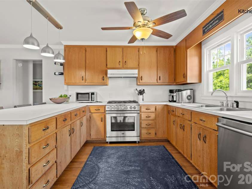 2450 Cottage Lane, Liberty Hill, SC 29074.  MLS# CAR4389251, YatesRealty ID 32875. 