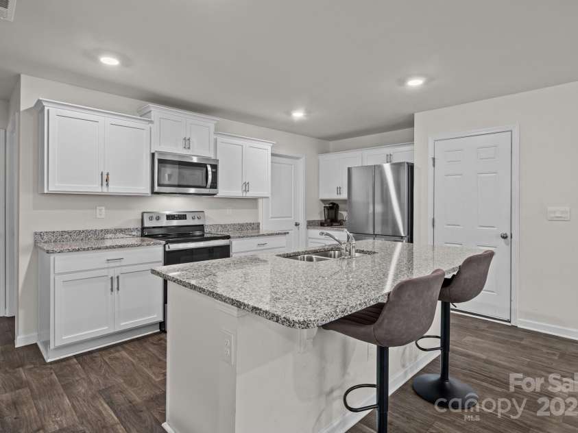 1730 Bright Hope Lane, Dallas, NC 28034.  MLS# CAR4305986, YatesRealty ID 32877. 