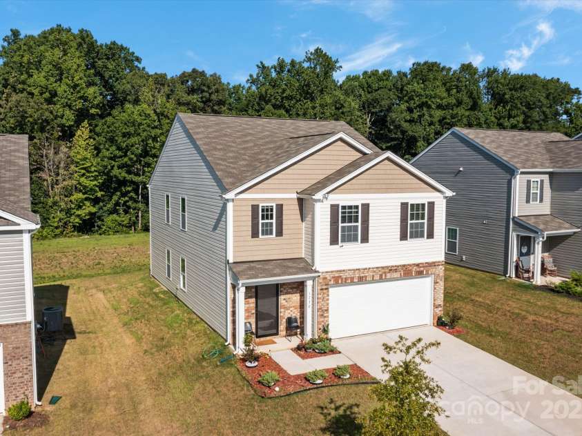 1730 Bright Hope Lane, Dallas, NC 28034.  MLS# CAR4305986, YatesRealty ID 32877. 