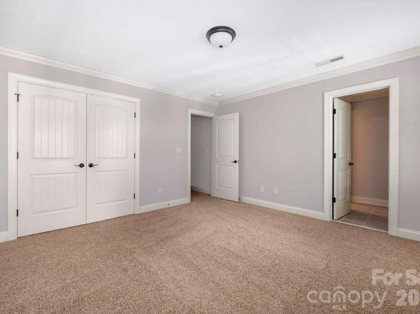 8325 Curico Lane, Charlotte, NC 28227.  MLS# CAR4387517, YatesRealty ID 32877. 