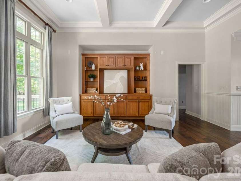 8325 Curico Lane, Charlotte, NC 28227.  MLS# CAR4387517, YatesRealty ID 32877. Custom Built Ins