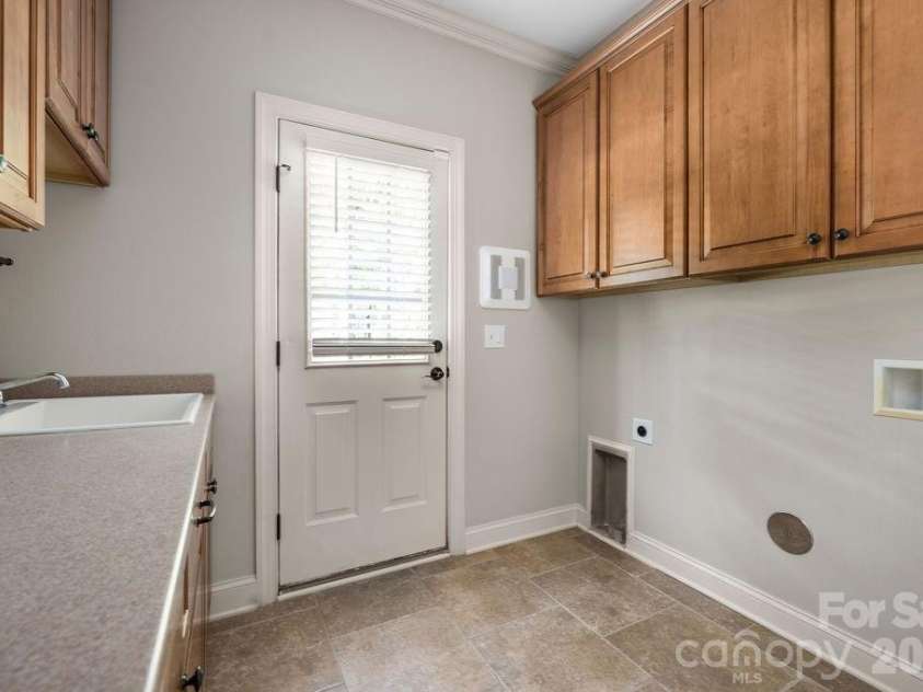 8325 Curico Lane, Charlotte, NC 28227.  MLS# CAR4387517, YatesRealty ID 32877. Laundry Room