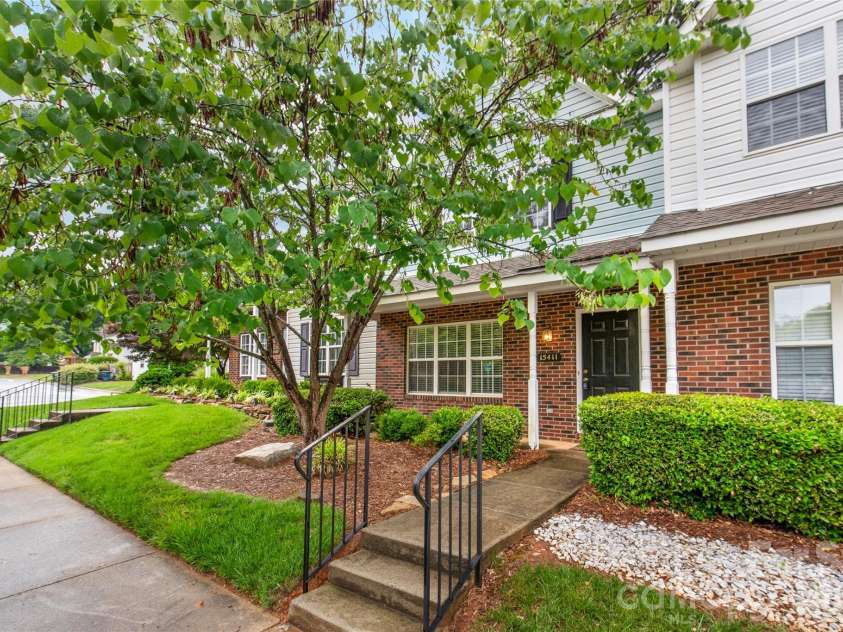 15411 Asterwind Court, Charlotte, NC 28277.  MLS# CAR4390329, YatesRealty ID 32878. Welcome to 15411 Asterwind, a beautifully maintained townhome in the heart of Ballantyne.