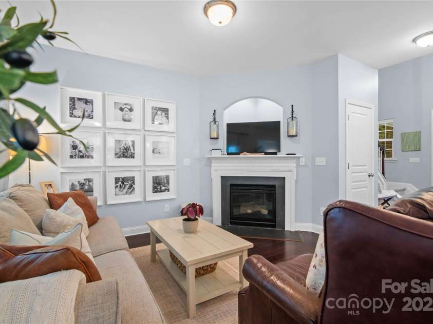 19333 Pocono Lane, Cornelius, NC 28031.  MLS# CAR4286537, YatesRealty ID 32878. Looking at the family room from the dining area.