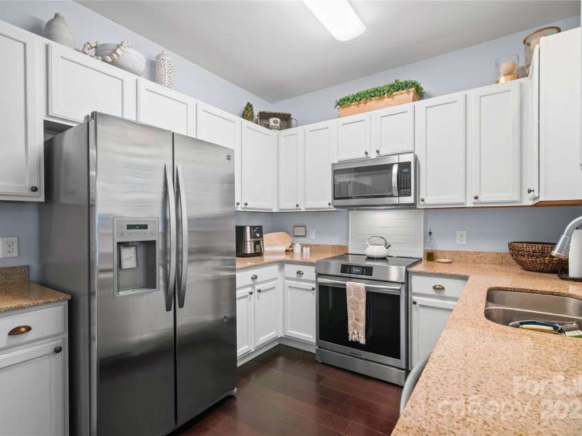 19333 Pocono Lane, Cornelius, NC 28031.  MLS# CAR4286537, YatesRealty ID 32878. Notice the beautiful hardwood floors that are throughout the main floor!