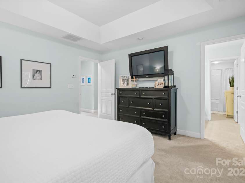 19333 Pocono Lane, Cornelius, NC 28031.  MLS# CAR4286537, YatesRealty ID 32878. Primary bedroom