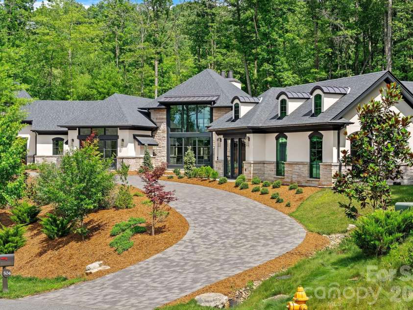 504 Hollow Trail, Asheville, NC 28803.  MLS# CAR4396838, YatesRealty ID 32879. 