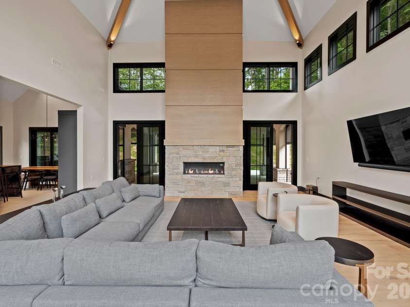 504 Hollow Trail, Asheville, NC 28803.  MLS# CAR4396838, YatesRealty ID 32879. 
