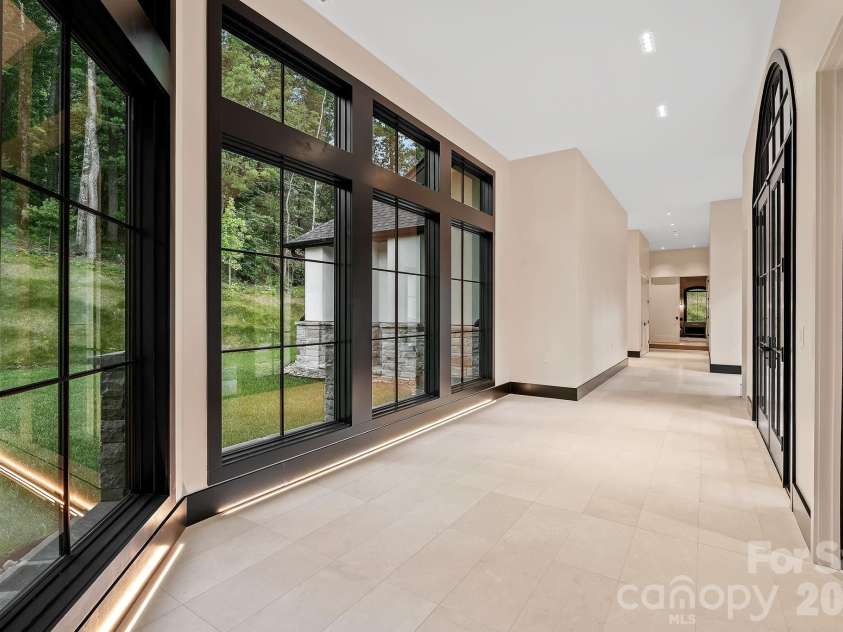 504 Hollow Trail, Asheville, NC 28803.  MLS# CAR4396838, YatesRealty ID 32879. 