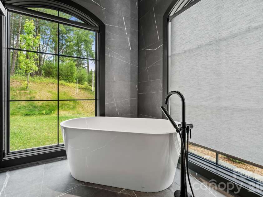 504 Hollow Trail, Asheville, NC 28803.  MLS# CAR4396838, YatesRealty ID 32879. 