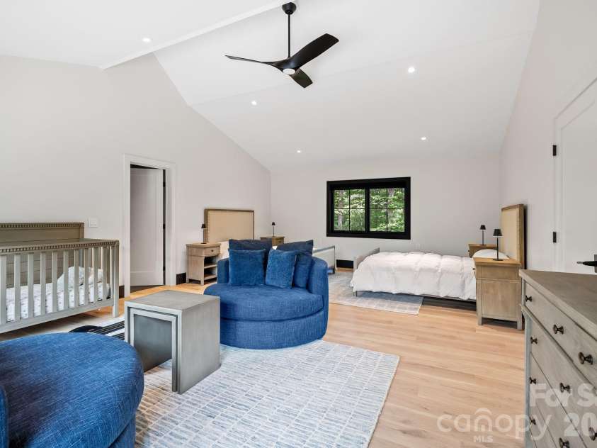 504 Hollow Trail, Asheville, NC 28803.  MLS# CAR4396838, YatesRealty ID 32879. 