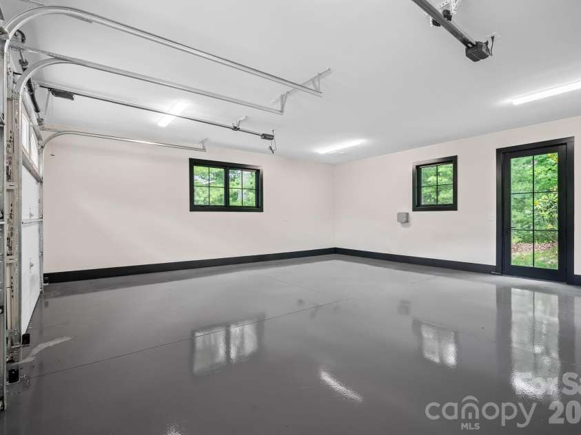 504 Hollow Trail, Asheville, NC 28803.  MLS# CAR4396838, YatesRealty ID 32879. 