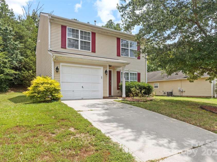 632 Pawley Drive, Charlotte, NC 28214.  MLS# CAR4287199, YatesRealty ID 32879. 