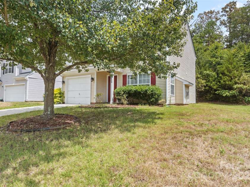 632 Pawley Drive, Charlotte, NC 28214.  MLS# CAR4287199, YatesRealty ID 32879. 
