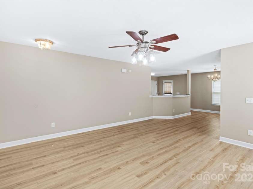 632 Pawley Drive, Charlotte, NC 28214.  MLS# CAR4287199, YatesRealty ID 32879. 