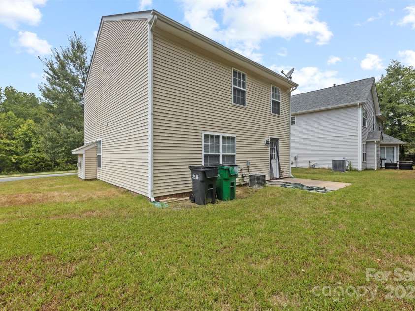 632 Pawley Drive, Charlotte, NC 28214.  MLS# CAR4287199, YatesRealty ID 32879. 